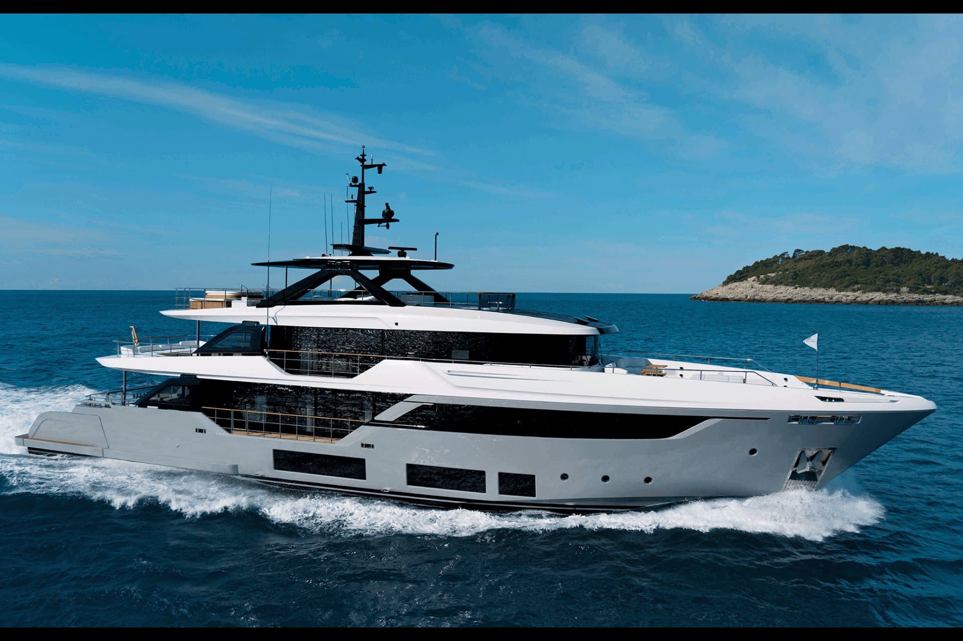 Custom Line Navetta 38 - Image 1